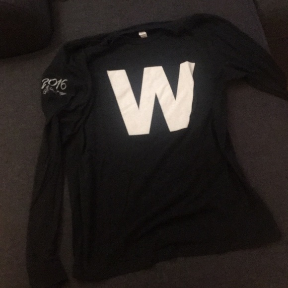 cubs w shirt